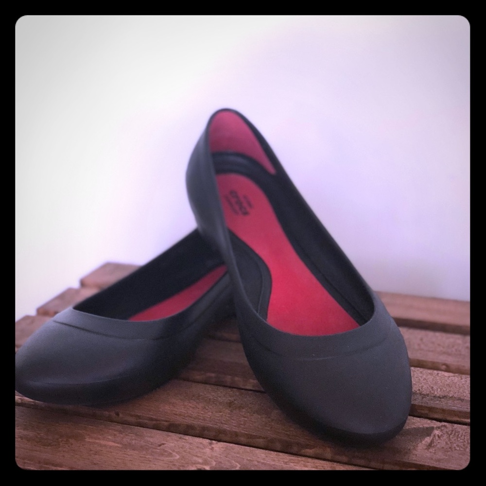 Croc flats